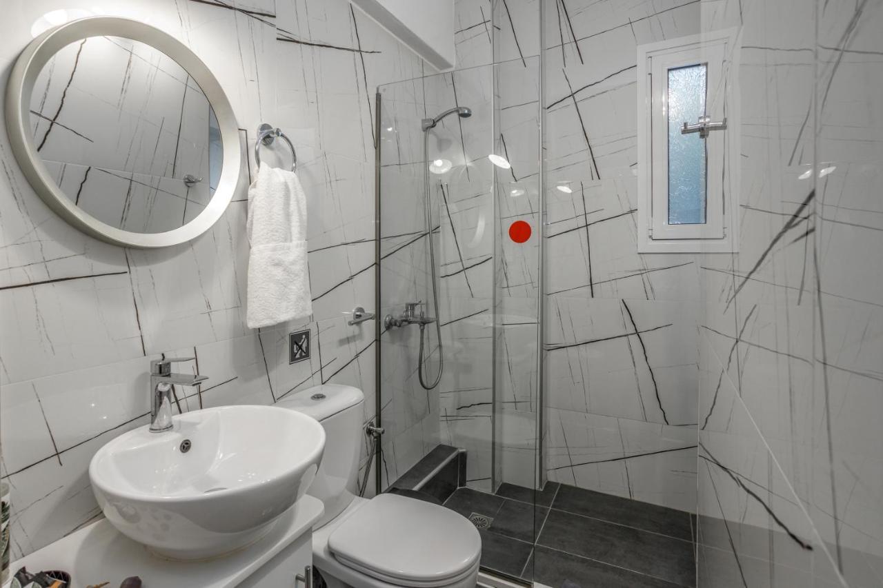 Semes Luxury Apts By Estia